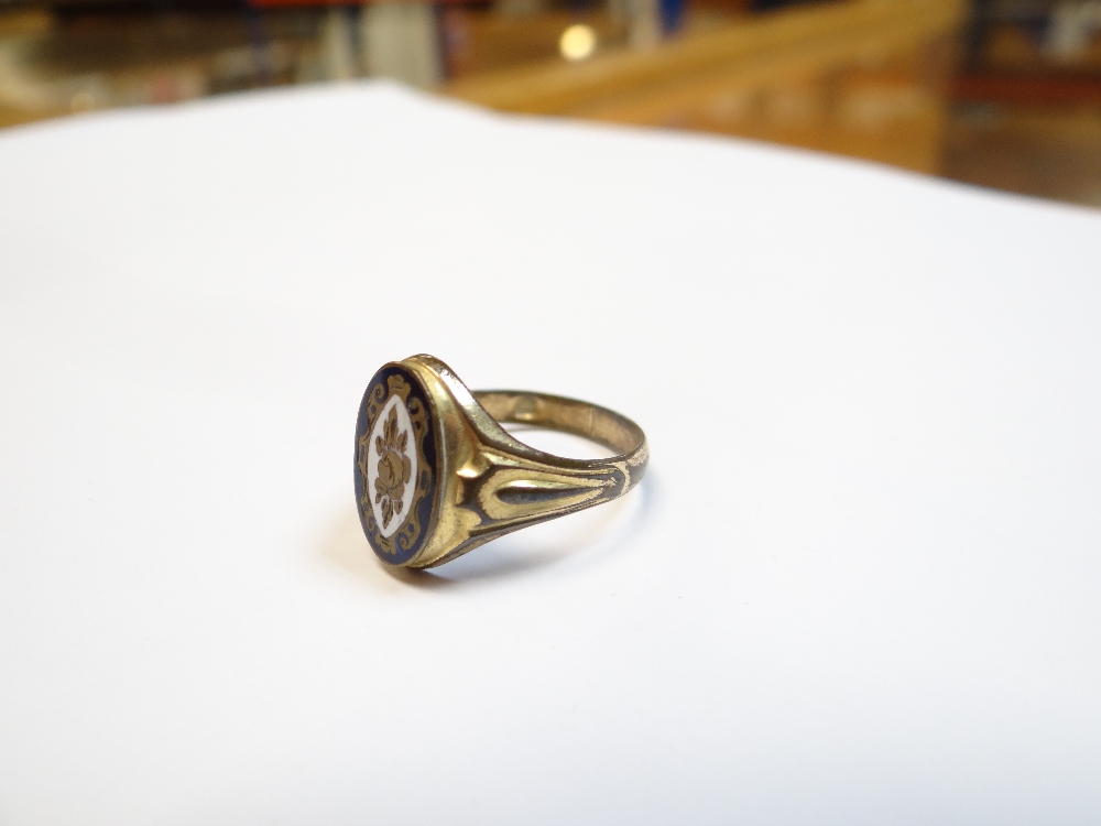 ASSORTED RINGS comprising 15ct gold sardonyx ring, together with three yellow metal rings - Image 17 of 19