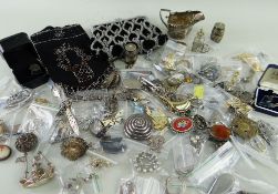 ASSORTED JEWELLERY & SILVER comprising 9ct gold tie pin, 9ct gold bar brooch, various costume and