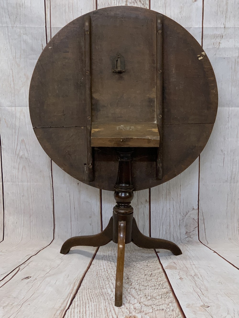 ANTIQUE OAK TILT TOP TRIPOD TABLE, the 82.5cms diameter top on a turned column base with three - Image 3 of 3