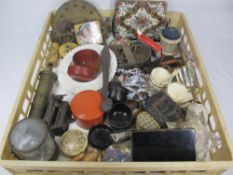 MIXED COLLECTABLES GROUP to include beadwork and other purses, vintage boxes, 19th century pin