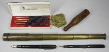 VINTAGE PENS, PENCILS & OTHER COLLECTABLES GROUP including a Parker Duofold with 14ct gold nib,