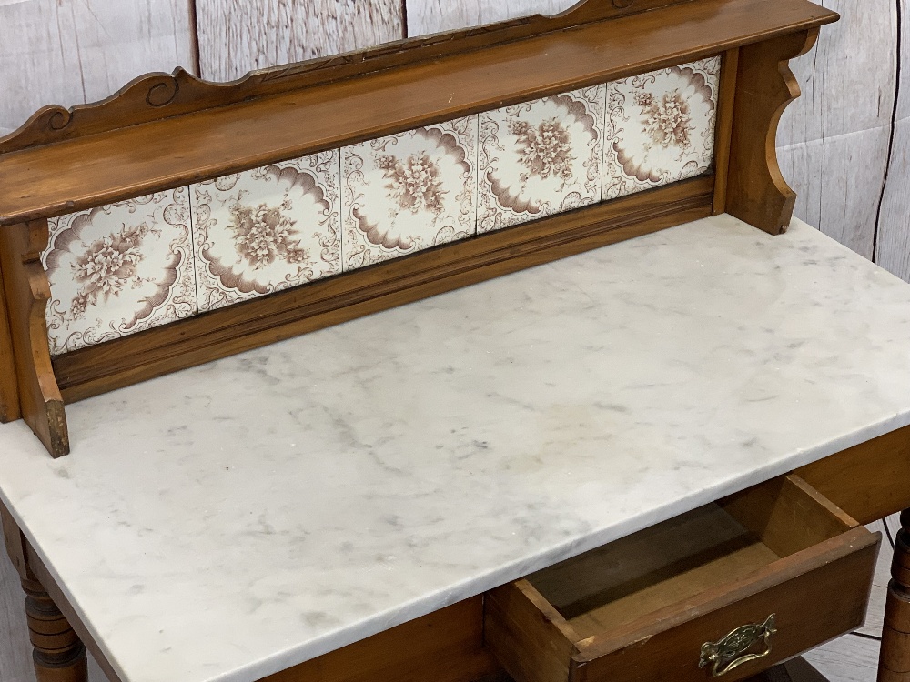 EDWARDIAN SATINWOOD TILE BACK WASHSTAND with white marble top, 102cms H overall, 96cms W maximum, - Image 3 of 7