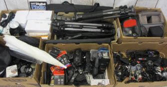 CAMERA EQUIPMENT - an amassed quantity to include some digital cameras, lighting equipment, canvas