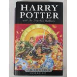 J K ROWLING, HARRY POTTER & THE DEATHLY HALLOWS BOOK - first published/first edition dated 2007 by