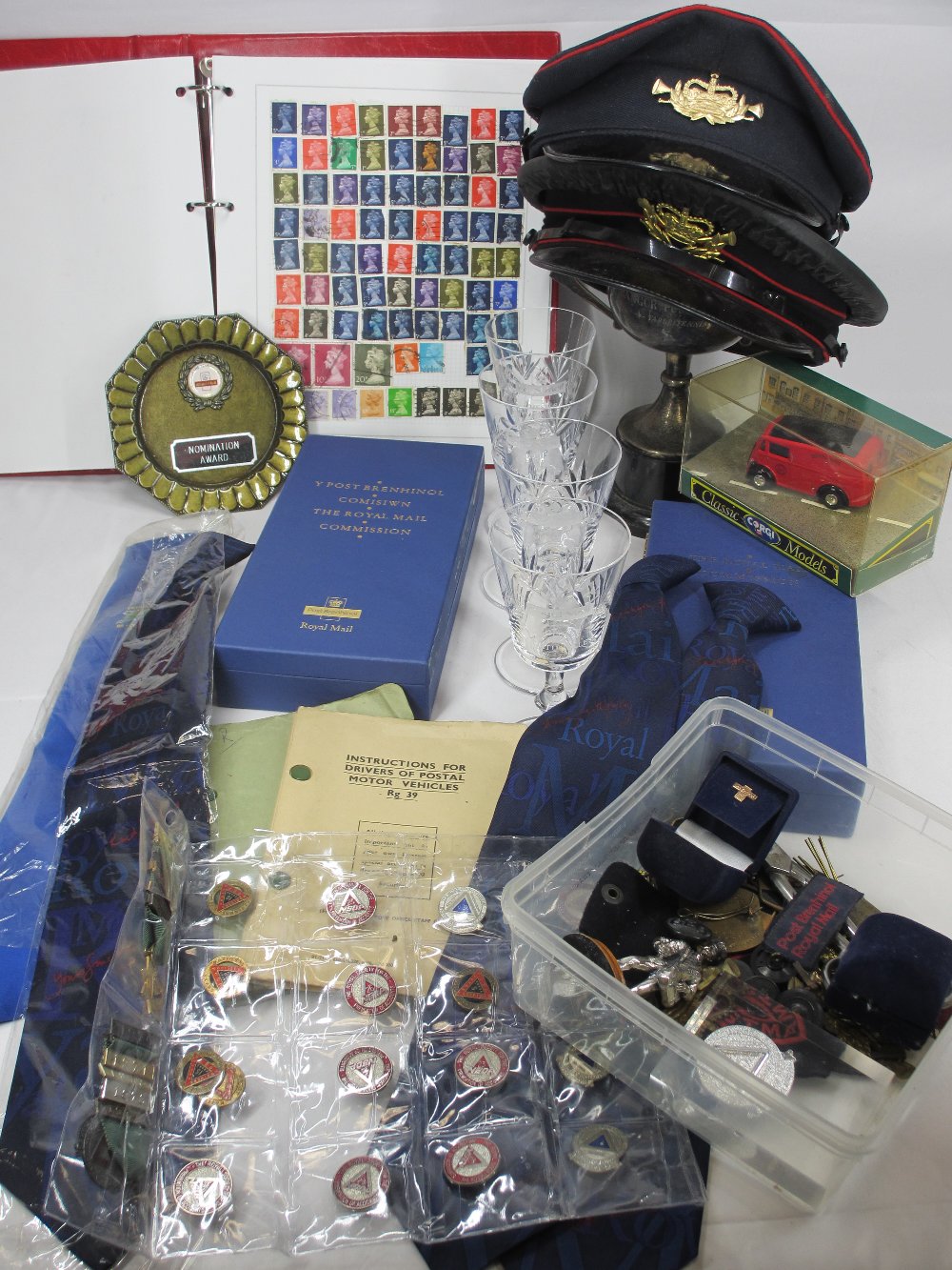 ROYAL MAIL/POST OFFICE COLLECTABLE GOODS to include badges and buttons, etched drinking glassware,