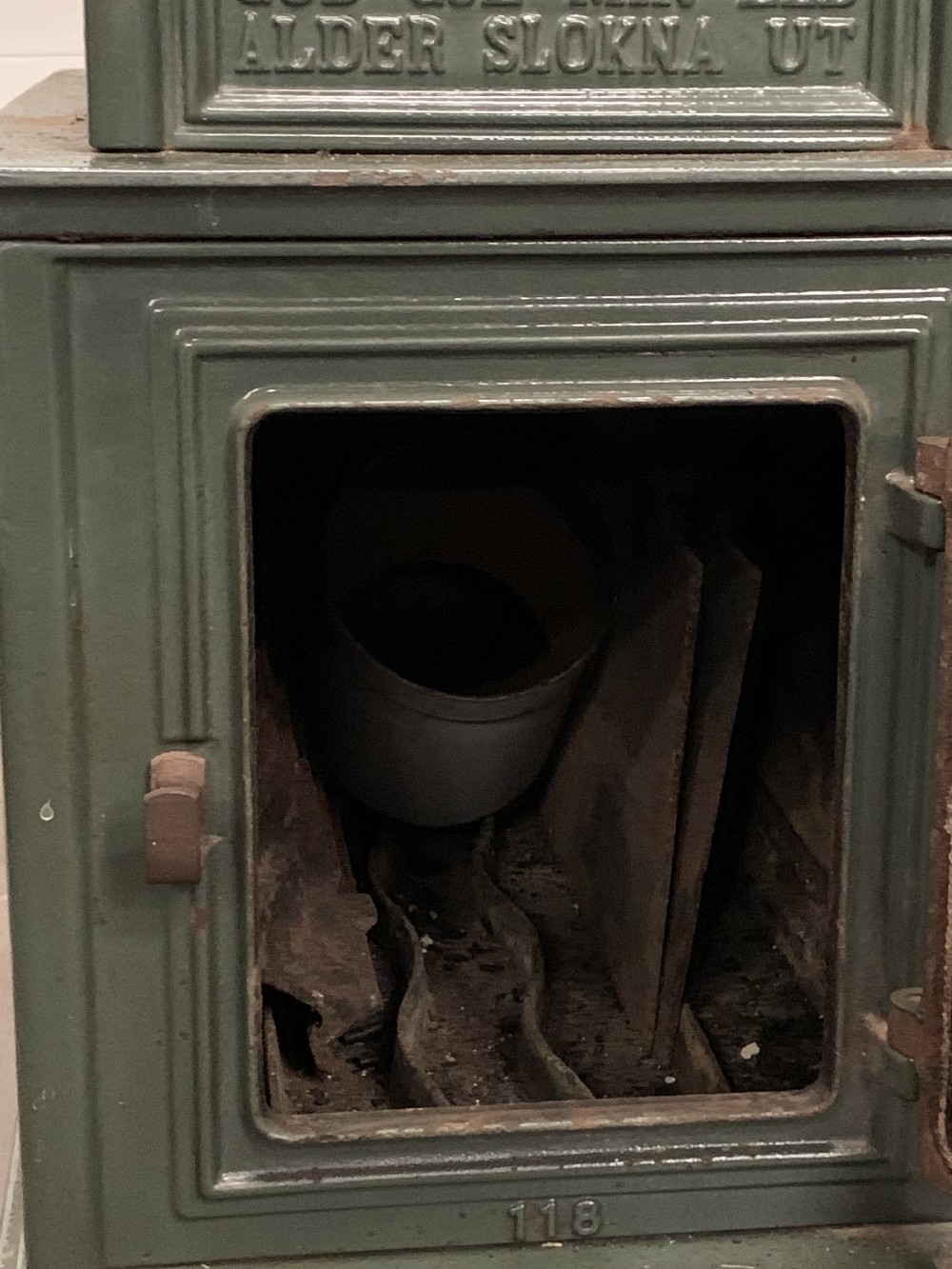 JOTUL GREEN ENAMELLED CAST IRON STOVE with people, moose and other animal detail in relief - Image 3 of 6