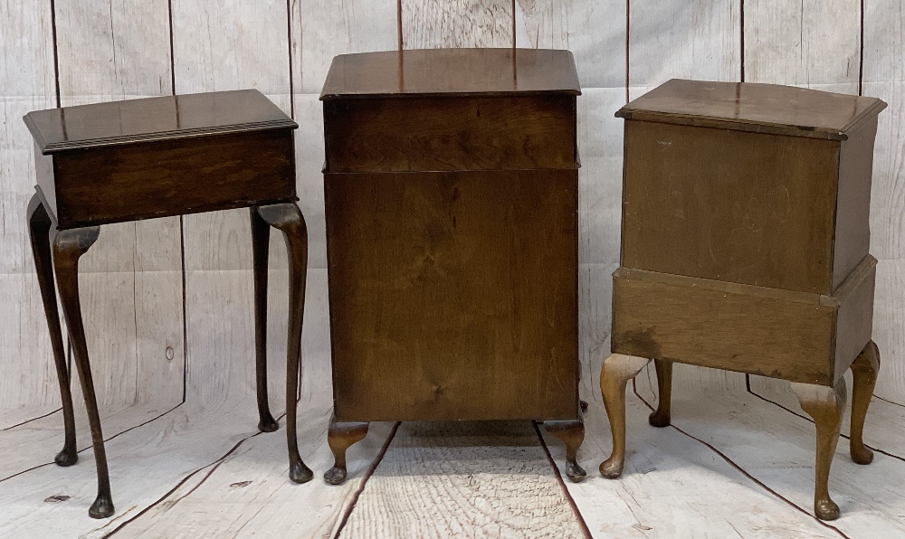 REPRODUCTION WALNUT OCCASIONAL FURNITURE, 3 ITEMS - a bow front chest of four drawers on Queen - Image 5 of 5