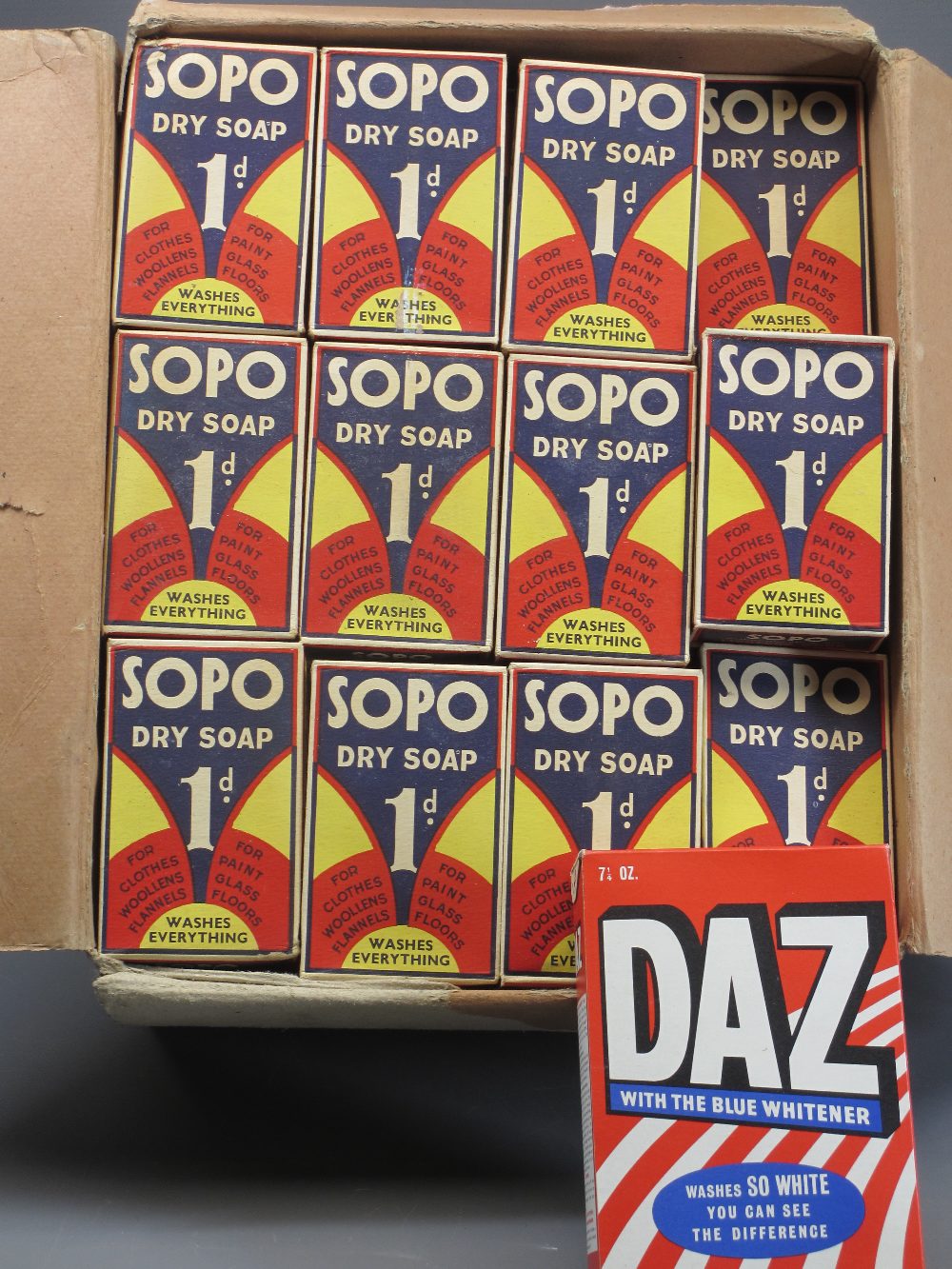 VINTAGE ADVERTISING - residual contents of a shop in various boxes to include Sopo dry soap 1d x - Image 2 of 6