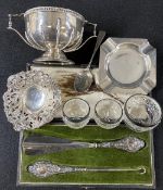 SMALL SILVER - a mixed group, 7ozt weighable to include a twin-handled pedestal sugar bowl,