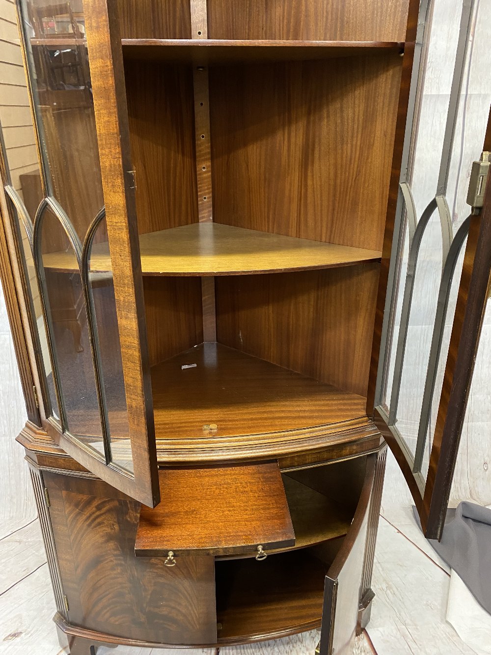 ELEGANT BOW FRONT CORNER DISPLAY CABINET - reproduction mahogany with twin underglaze doors, central - Image 2 of 3