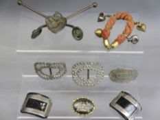 LADY'S BIJOUTERIE ITEMS & JEWELLERY - a mixed collection to include a gilt metal memorial brooch 'In