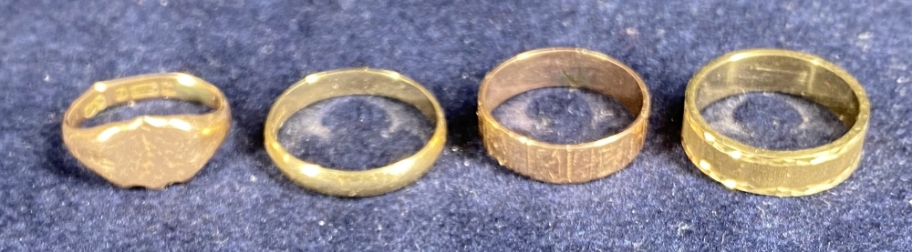 9CT GOLD RINGS (4) - yellow and rose gold to include a small signet type ring size Mid H-I, flat - Image 2 of 2