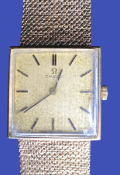 OMEGA 9CT GOLD SQUARE DIAL WRISTWATCH - with integral 9ct gold strap (clasp part missing), 21 x 21mm