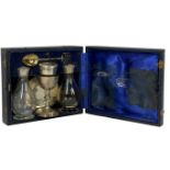 SILVER 6 PIECE TRAVELLING COMMUNION SET - London 1942 in original box consisting of 8.75cms diameter