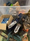 ASSORTED TOOLS to include a selection of G-clamps by Axminster, bench vice and other good