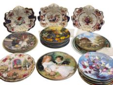 COLLECTOR'S DECORATIVE WALL PLATES - a mixed unboxed quantity to include three Masons Historic