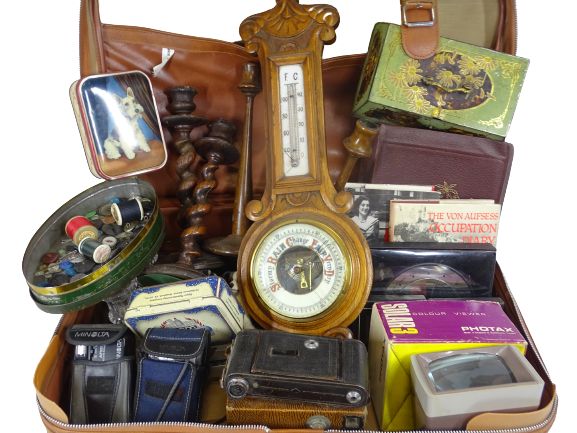 MIXED COLLECTABLES GROUP - within a vintage suitcase and loose to include an oak framed barometer,