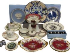 BAVARIAN CABINET PORCELAIN, boxed Wedgwood and other collector's plates, Victorian dressing table