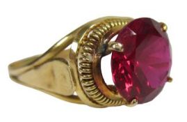 EGYPTIAN GOLD & SOLITAIRE RUBY RING - 10mm diameter stone, indistinct character mark to the gold,