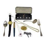 MIXED JEWELLERY, SILVER & COLLECTABLES GROUP - a boxed quantity of gilt metal and mother of pearl