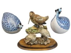 POTTERY & COMPOSITION ORNAMENTAL BIRD FIGURINES (4) to include a pair of game birds on wooden