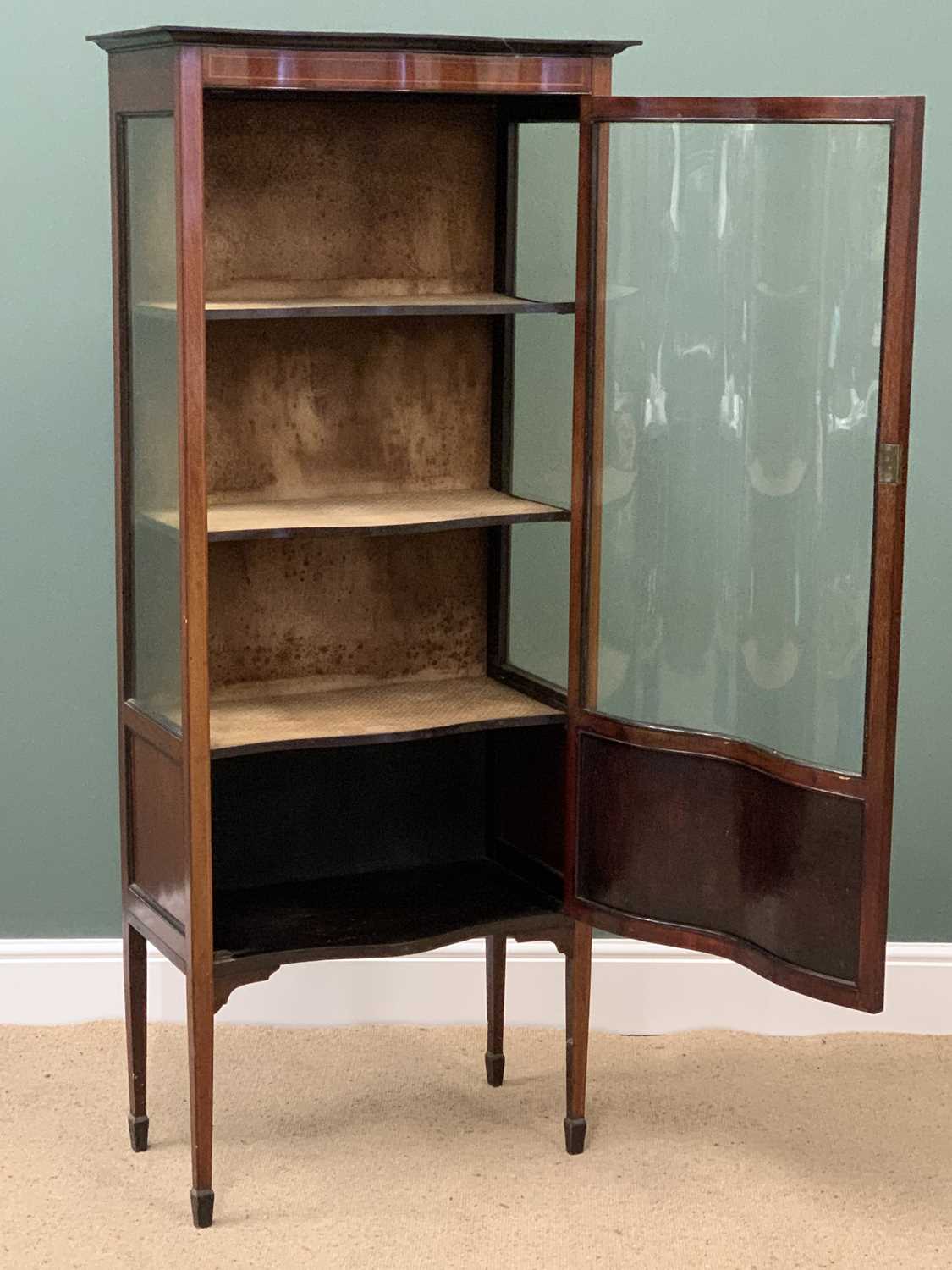 EDWARDIAN MAHOGANY INLAID DISPLAY CABINET on tapered supports and spade feet, with serpentine front, - Image 2 of 4