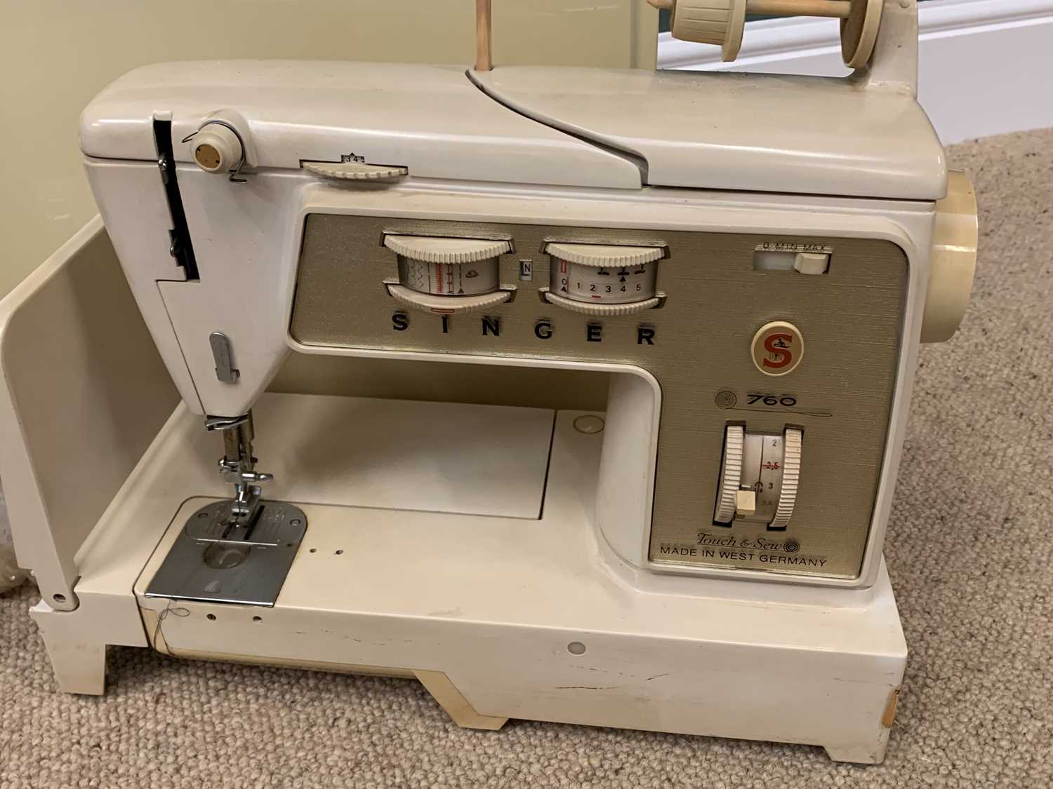 SINGER 760 'TOUCH & SEW' SEWING MACHINE, in case and a Steepletone SMC595 hifi system with - Image 2 of 3