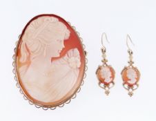 ASSORTED CAMEO JEWELLERY comprising 9ct gold carved cameo brooch, together with a pair of 9ct gold