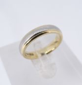 18CT YELLOW & WHITE GOLD WEDDING BAND, ring size J / K, 5.0gmsProvenance: deceased estate Neath Port