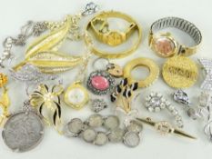 ASSORTED COSTUME JEWELLERY & WATCHES comprising 9ct gold Avia wristwatch on expanding Excalibur
