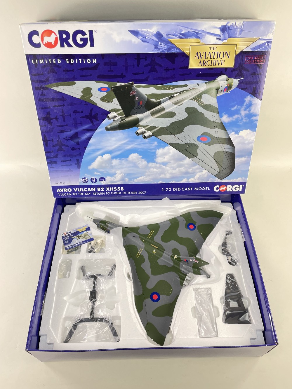 CORGI 1:72 SCALE MODEL OF AVRO VULCAN B2 XH558, ltd edn Aviation Archive, Vulcan to the Sky'