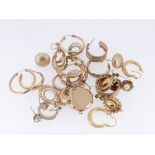 ASSORTED MAINLY 9CT GOLD JEWELLERY comprising nine pairs of 9ct gold earrings, a further two