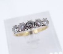 FIVE-STONE DIAMOND RING, set with circular brilliant cut stones to an 18ct yellow gold shank stamped