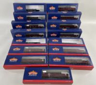 ASSORTED BACHMANN BRANCH-LINE 00 GAUGE CARRIAGES & BREAK VANS, red-based blue boxed (15) Comments: