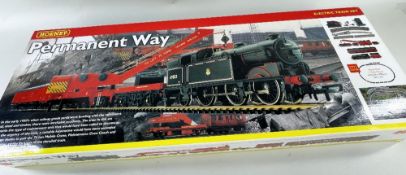 HORNBY 00 GAUGE R1029 'PERMANENT WAY' TRAINSET, contiaing BR 0-6-2 Class N2 loco, 75 ton breakdown