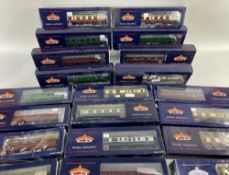 ASSORTED BACHMANN BRANCH-LINE 00 GAUGE CARRIAGES & BREAK VANS, red-lined blue boxes (41) Comments:
