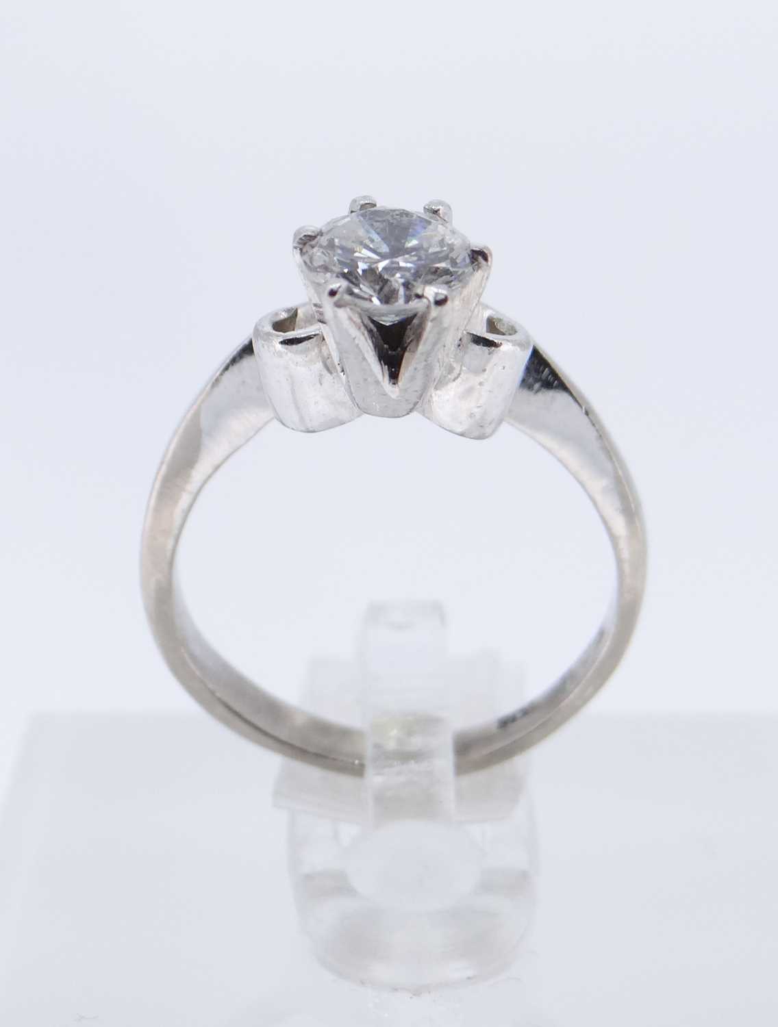 18K WHITE GOLD & PALLADIUM DIAMOND RING - Image 5 of 10