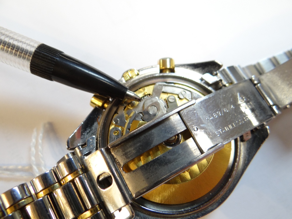 OMEGA STAINLESS STEEL & GOLD AUTOMATIC CHRONOGRAPH BRACELET WATCH, c.1990s - Image 8 of 17