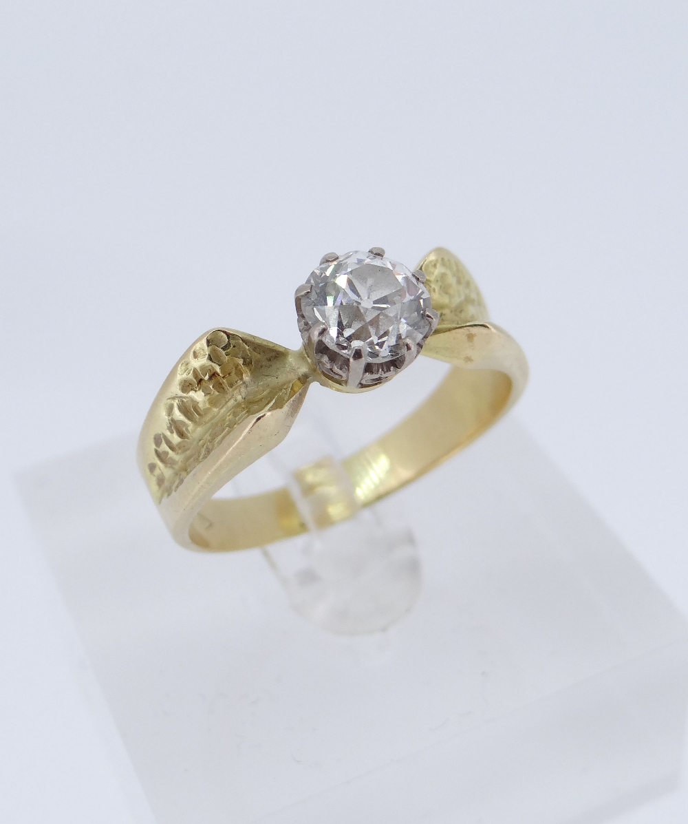 18CT GOLD SOLITAIRE DIAMOND RING - Image 7 of 12