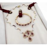 18K WHITE & YELLOW GOLD RUBY & DIAMOND SET JEWELLERY SUITE