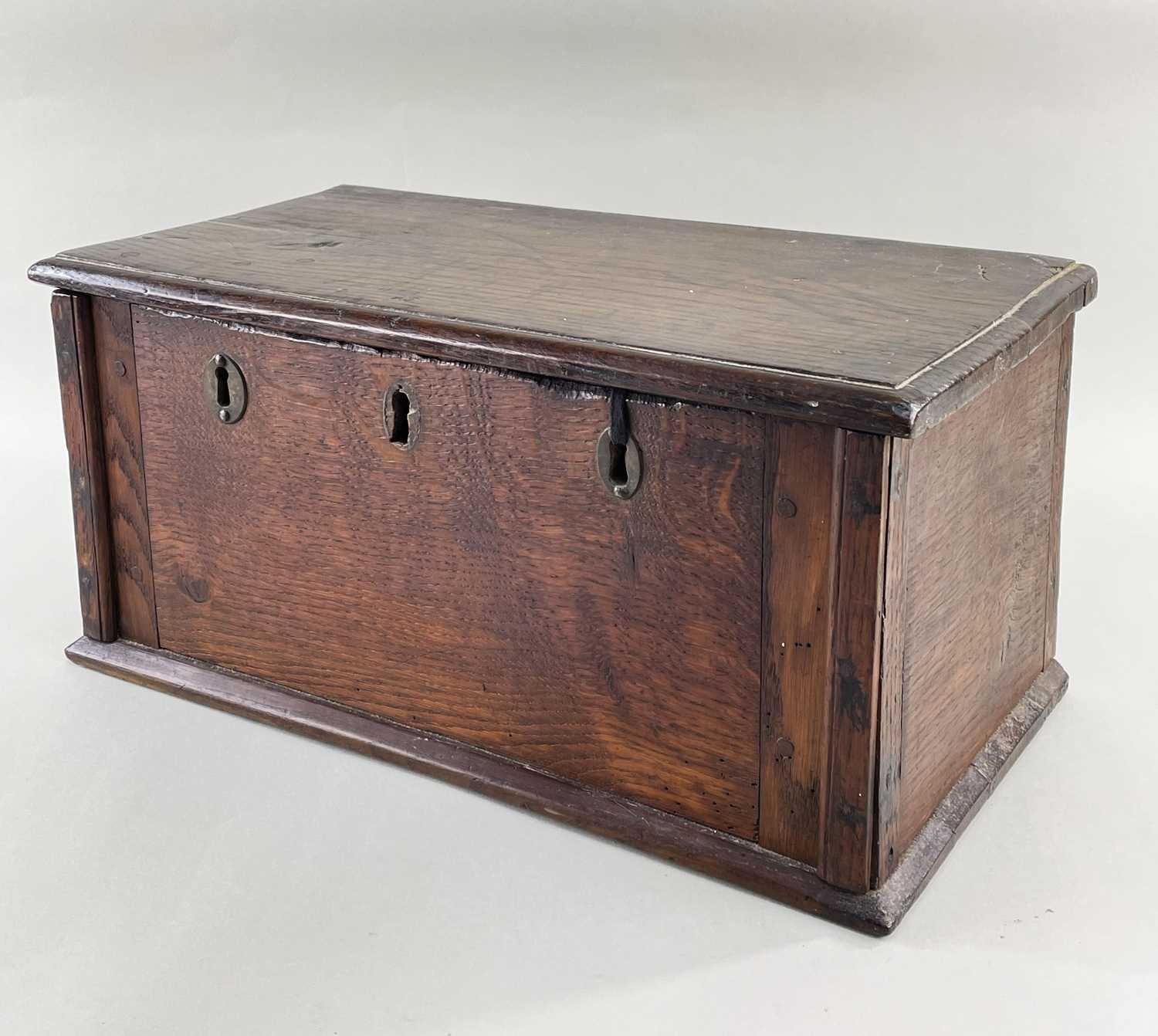 ANTIQUE OAK RECTANGULAR BOX of plain construction with hinged top, 50w x 26d x 23.5h cms Provenance: - Image 3 of 3