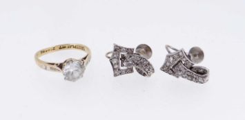 ASSORTED GOLD JEWELLERY comprising 18ct gold and platinum zircon ring, ring size L, together with