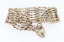 9CT GOLD GATE LINK BRACELET, having heart shaped padlock, 26.8gms Provenance: private collection