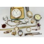 ASSORTED JEWELLERY & WATCHES comprising two 9ct gold ladies wristwatches with plated bracelets,