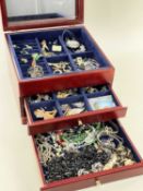 MODERN JEWELLERY BOX & CONTENTS comprising various costume jewellery including animal brooches,