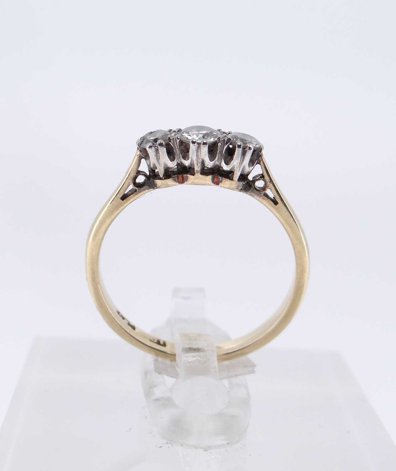 18CT GOLD & PLATINUM THREE STONE DIAMOND RING, 0.3cts total approx., ring size M / N, 2.6gms, in - Image 2 of 2