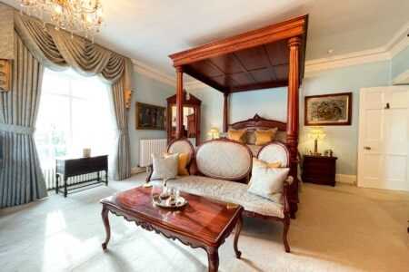 DINNER, BED & BREAKFAST FOR TWO IN THE PRINCESS MARGARET SUITE AT AWARD WINNING, HISTORIC COUNTRY - Image 2 of 4