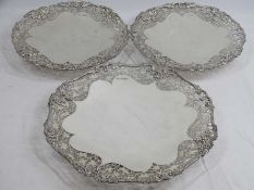 SILVER CAKESTANDS, a suite of three, Sheffield 1935, maker Frank Cobb & Co Ltd, to include a 28cms