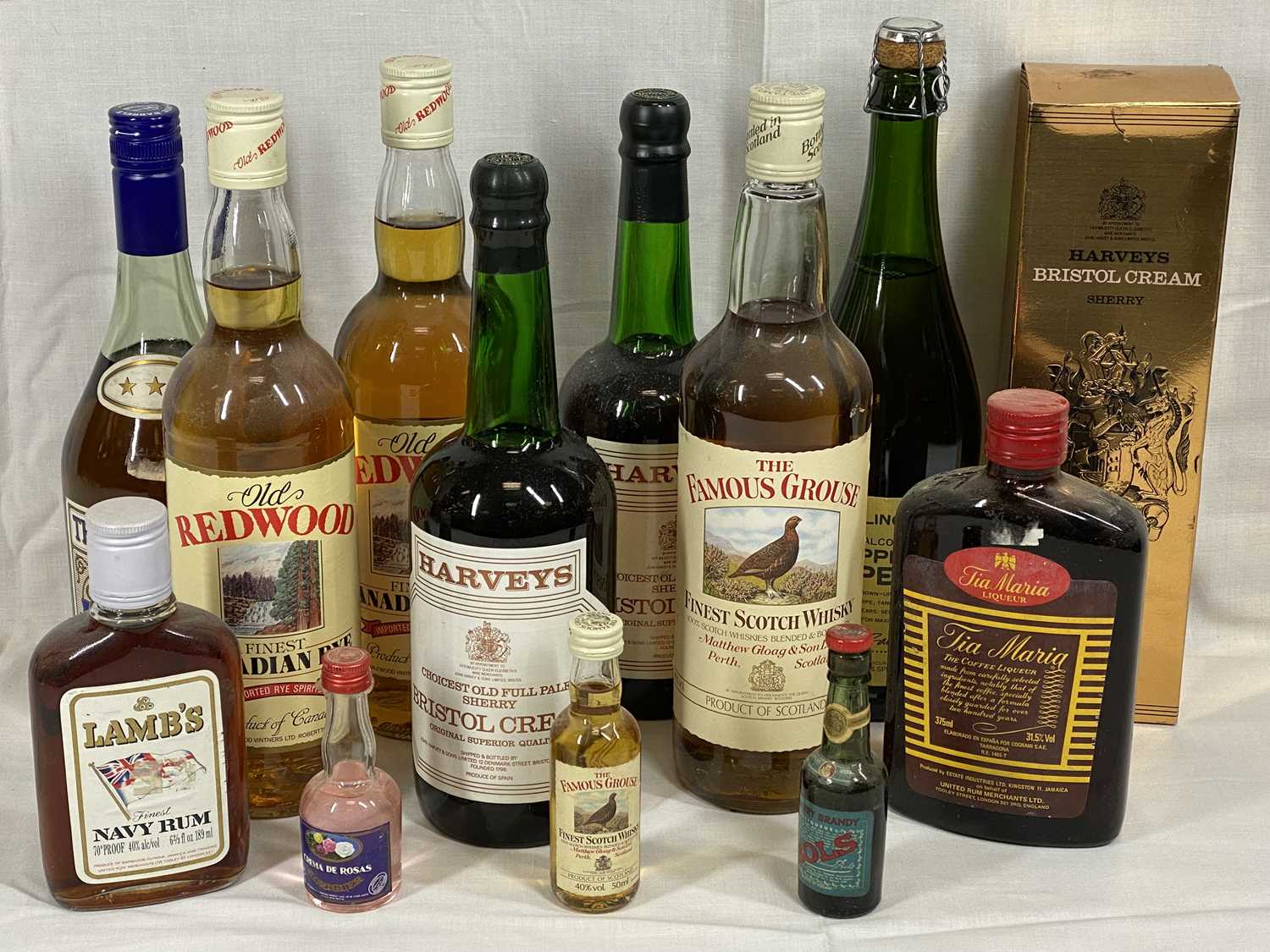 ALCOHOL - 12 bottles including miniatures, Old Redwood Finest Canadian Rye, Three Barrels French