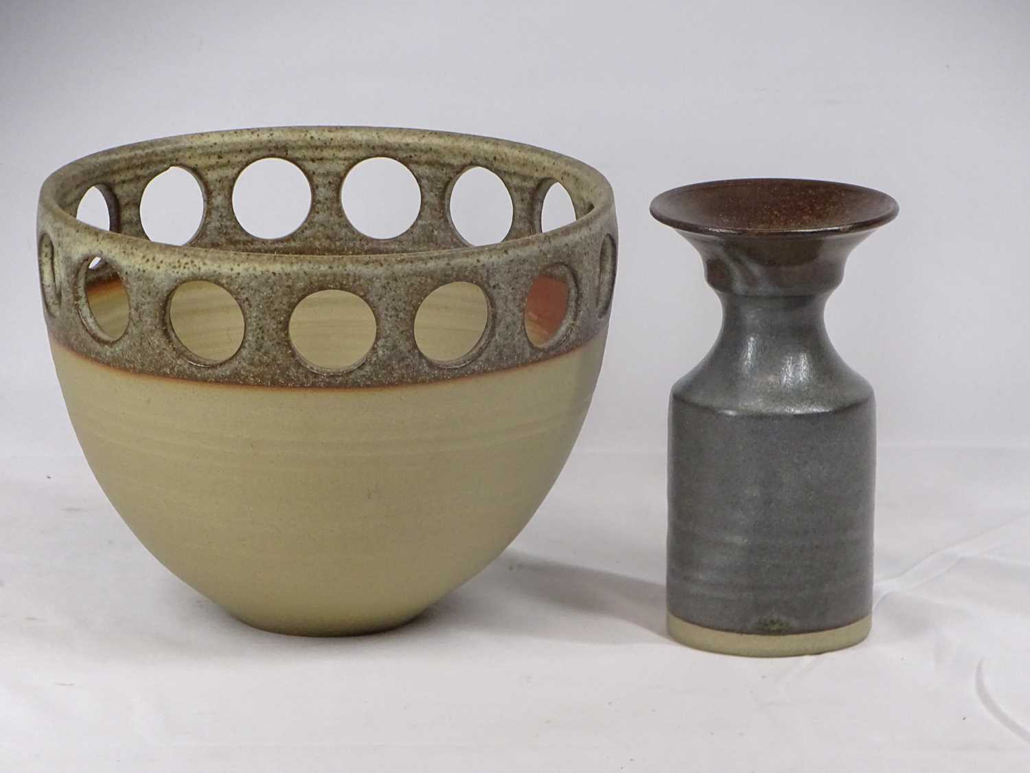 STUDIO POTTERY STONEWARE BOWLS, vases and an ornamental bird figurine - Image 3 of 3